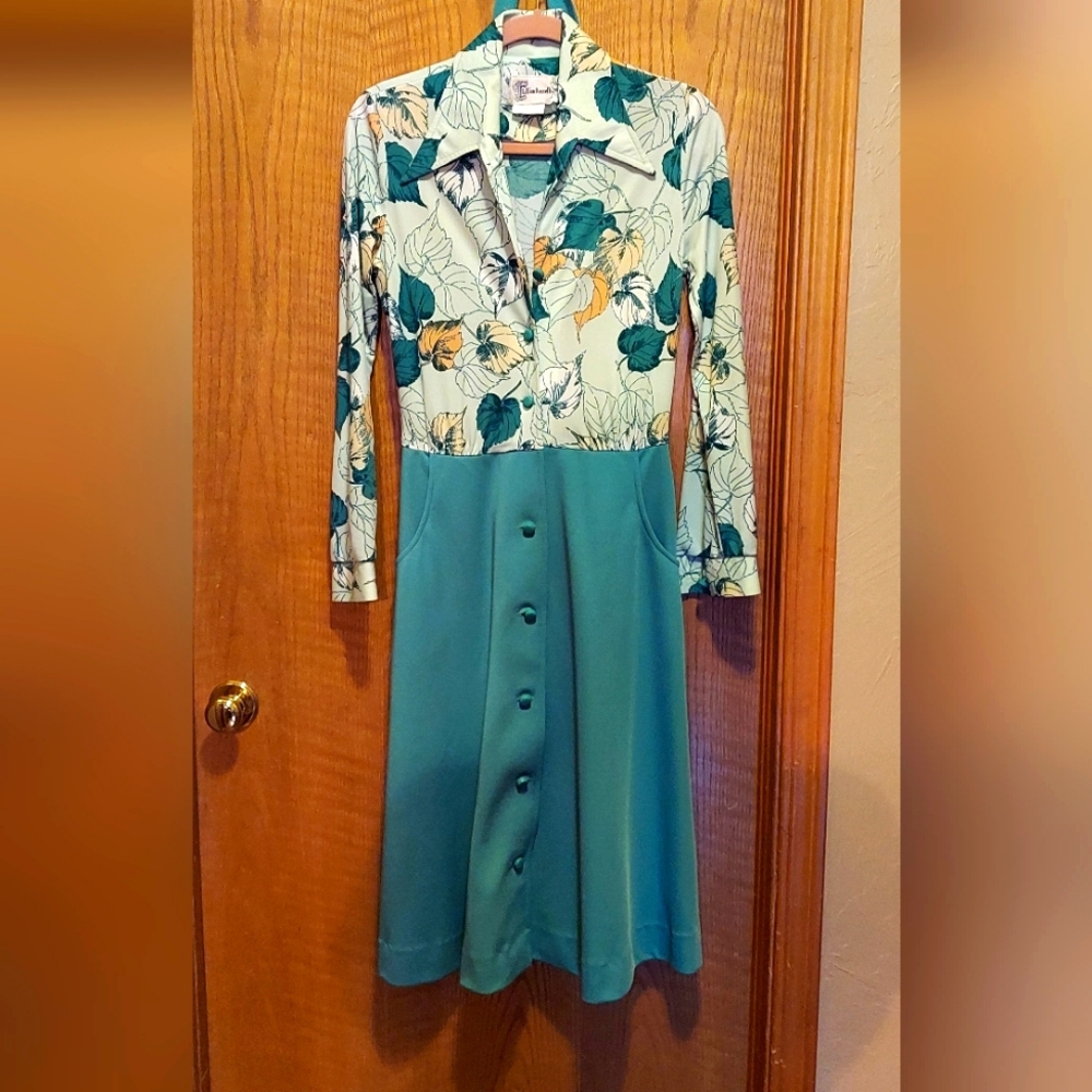 Vintage 1970's Lillian Russell dress
